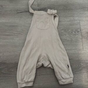 Kyte baby neutral stretch over all for a baby girl or boy